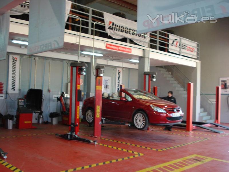 Neumaticos Madrid, Parla, Fuenlabrada, taller de neumaticos, neumaticos baratos, comprar neumáticos, cambiar ruedas de coche, cambiar neumaticos, coches, camiones y motos