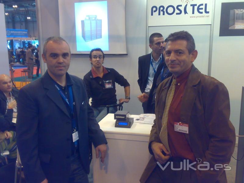 Gerente Tecsiscom (derecha) en Stand de la firma Prositel - BROADCAST 2009 - IFEMA Madrid - Presentacion Modulos ...