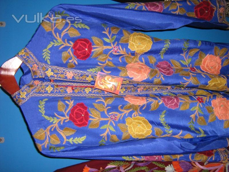 Chaqueta de Varanasi,en seda bordada a mano color azul