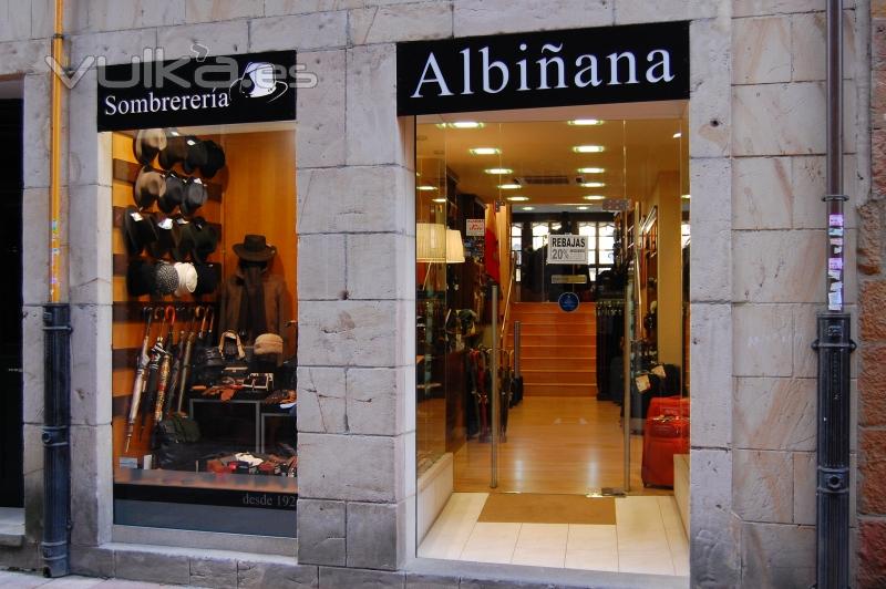Sombrerera Albiana en la calle Magdalena de Oviedo
