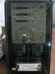 Contador riesa activa triple tarifa y maximetro 25-75a/110v ano 1991