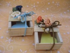 Cajita de bambu decorada con jaboncito en su interior