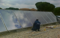 Instalacion solar térmica para calefaccion, A.C.S. y climatizacion de piscina