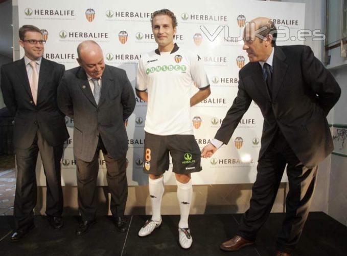 Baraja Jugador del Valencia en la Presentacion de Herbalife con el F.C.Valencia