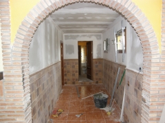 Apertura de pared para pasillo, paredes y cielorraso pladur, solera, colocacin de puertas y decoracin