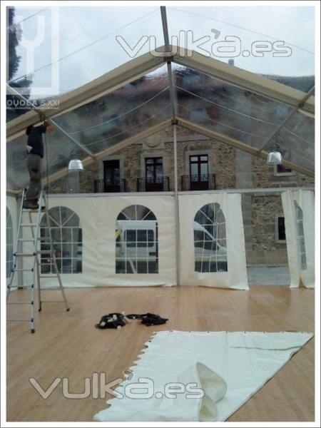 Carpa con techos transparentes