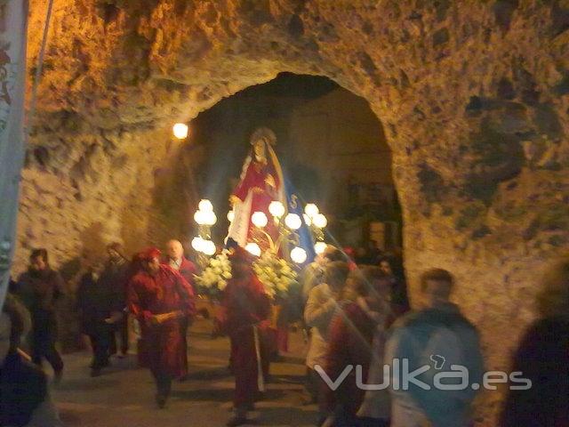 Nuestra Seora, pasando por el Arco de las Moreras de Letur.