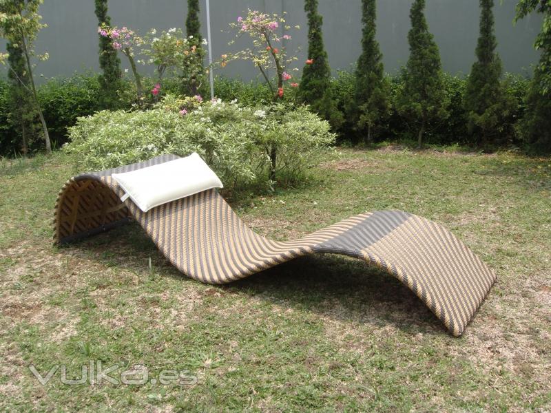 tumbona de diseño moderno para terrazas y piscinas cool