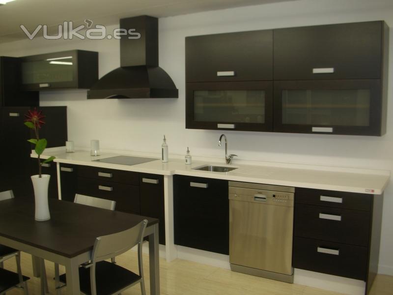 + muebles exposición de madera tablero marino+silestone blanco zeus...5.555 EUR