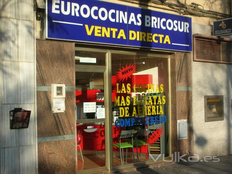 escaparate de eurococinas bricosur (capital).