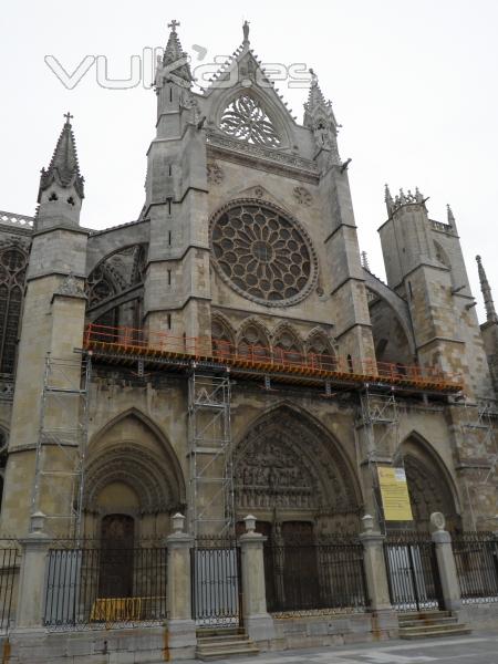 Superficie auxiliar de proteccin, Catedral de Len