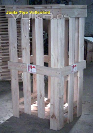 JAULA DE MADERA CON BASE PALETIZA