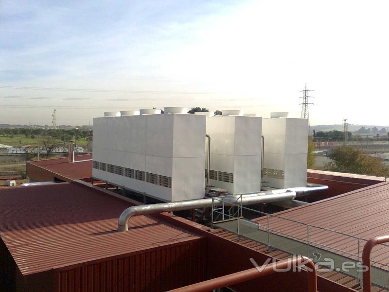 Torres de refrigeracin en hospital Sevilla. Nucleos de interfase