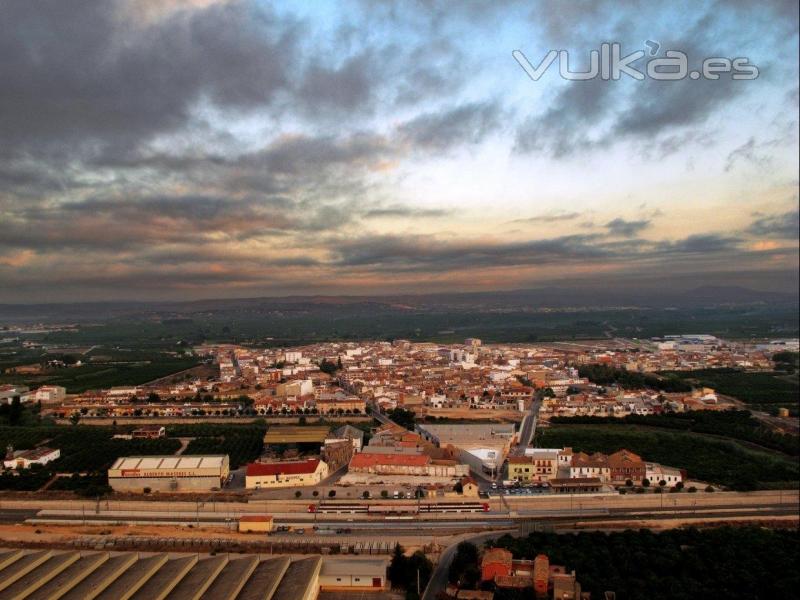 La Pobla Llarga en un día amenazador.