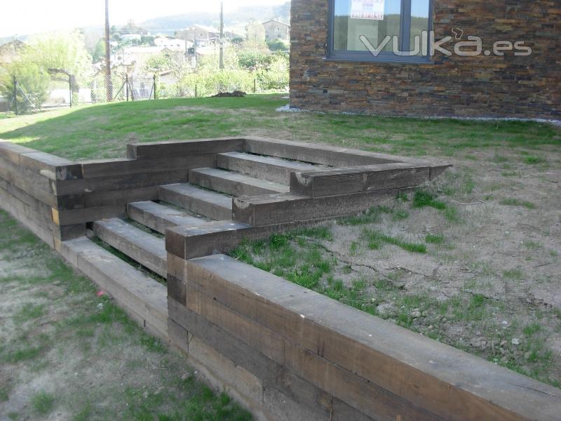 Barcenilla de Pilagos. Detalle escalera con traviesas.. Construction Management. 2010