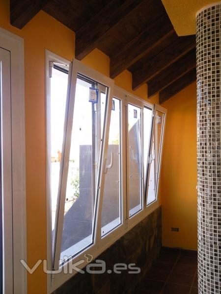 VENTANAS OSCILOBATIENTES CON DOBLE ACRISTALAMIENTO