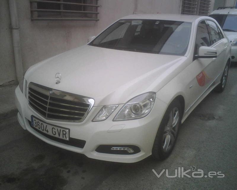 A su servicio www.mitaxi.net - Mercedes Clase E-350