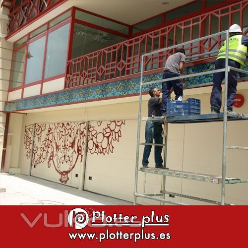 Impresión sobre vinilo laminado UV, montaje en chapa de aluminio y posterior montaje en los antiguos tinglados del ...