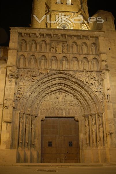 Portada de la iglesia de Santa Mara la Real de Sangesa. Considerada como uno de los mejores ejemplos de ...