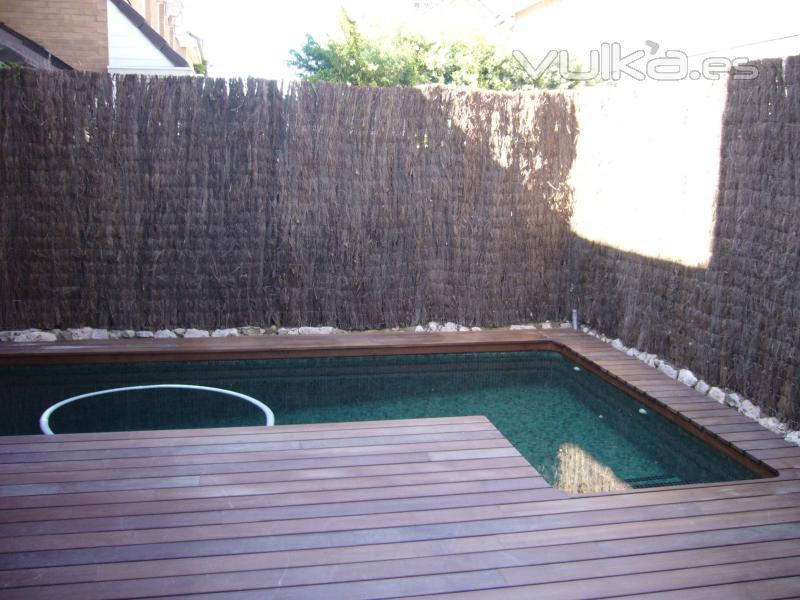 Piscina terminada con madera de IPE