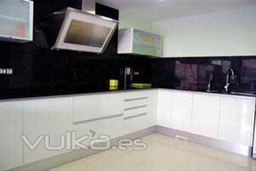 Cocina de Silestone Stellar Negro