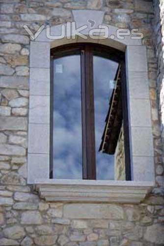 Ventana de piedra san vicente (pedra de girona)