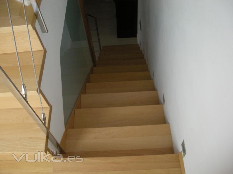 Escalera en madera de haya