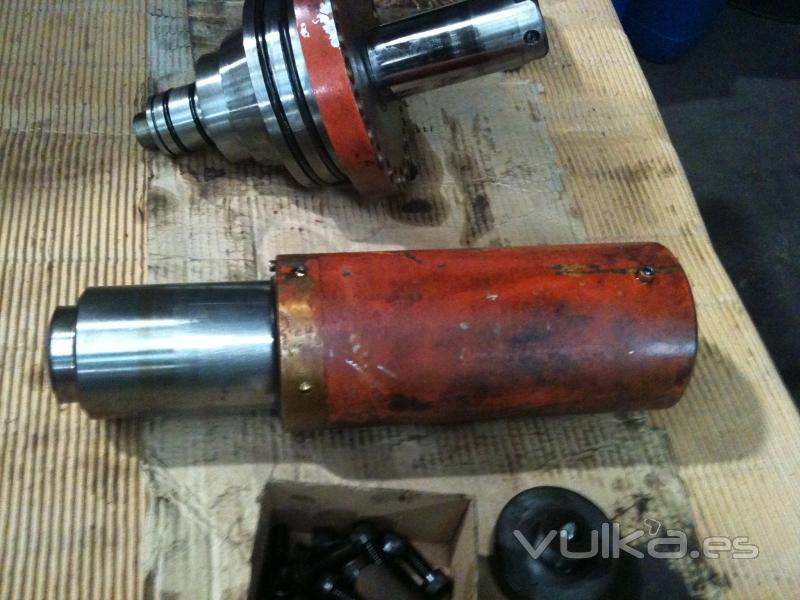 Reparacion y cambio de juntas en pistones y cilindros hidráulicos