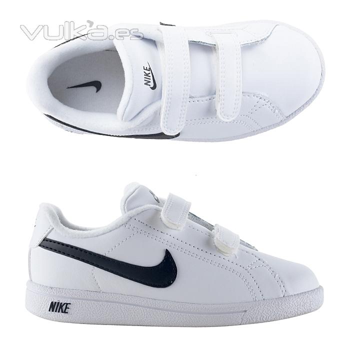 Deportiva velcro Nike, www.trescatorcezapatos.com