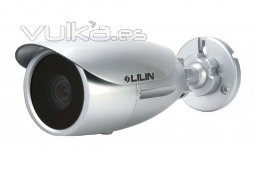 Camara tipo Bullet con funcion dia/noche de 540 lineas de resolucion, proteccion exterior IP 66, etc.