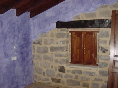 Detalle de veladura en zona de dormitorio de cabaa de cantabria