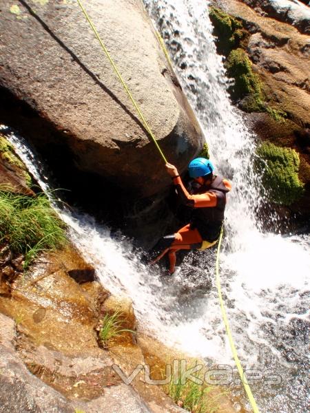 Descenso de barrancos JerteXtrem: salto o rapel, qu prefieres??