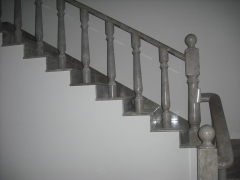 Escalera y balaustrada de marmol emperador