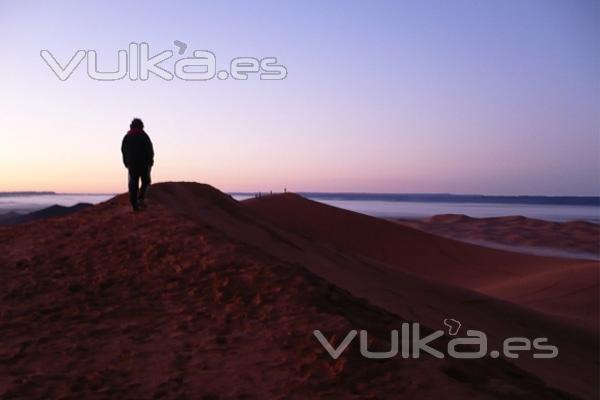 Paseo al amanecer en la gran duna - Merzouga