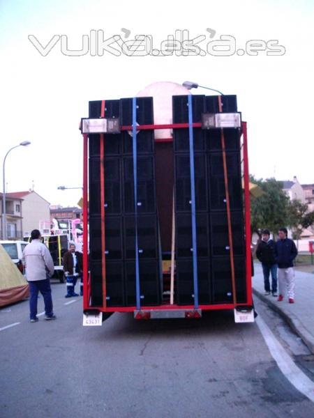 Montaje en carroza para Carnaval