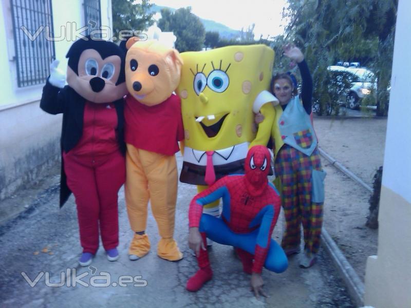 PASACALLES CON MASCOTAS POPULARES