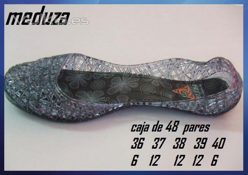 Sandalias Meduza para mujer PVC, un objeto de moda