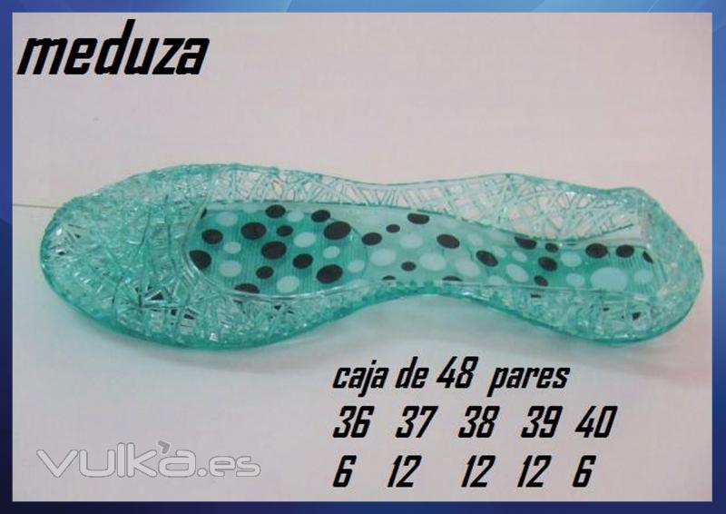 Sandalias Meduza para mujer PVC, un objeto de moda