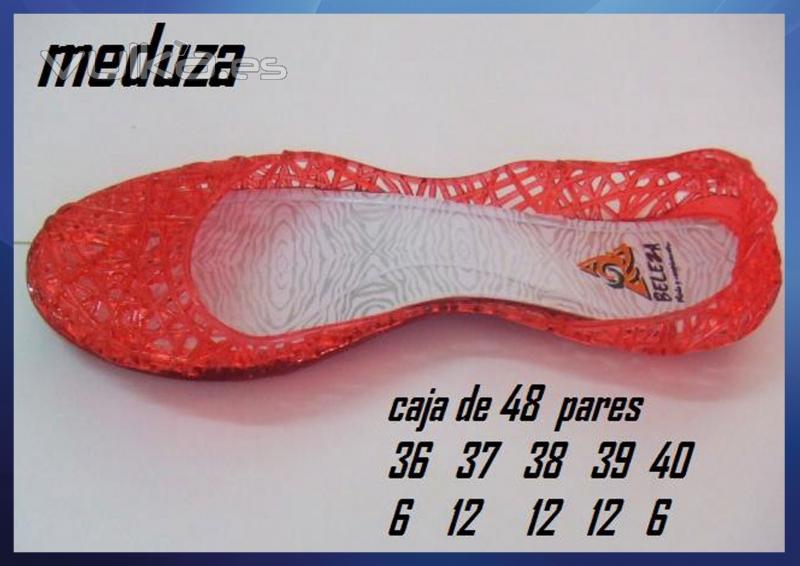 Sandalias Meduza para mujer PVC, un objeto de moda