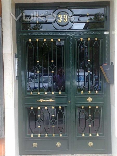 CARPINTERIA METALCA DE MADRID - PUERTAS DE PORTAL