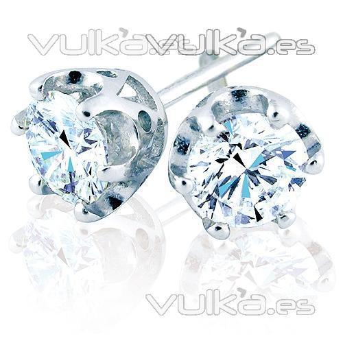 Pendientes de oro blanco de 18 kilates con diamantes talla brillante