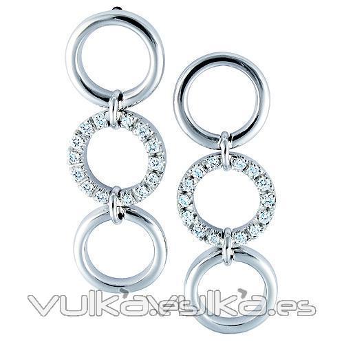 Pendientes de oro blanco de 18 kilates con diamantes talla brillante