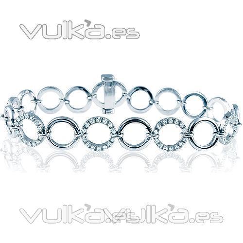 Pulsera de oro blanco de 18 kilates con diamantes talla brillante