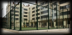 Construccion de pista de padel de cristal