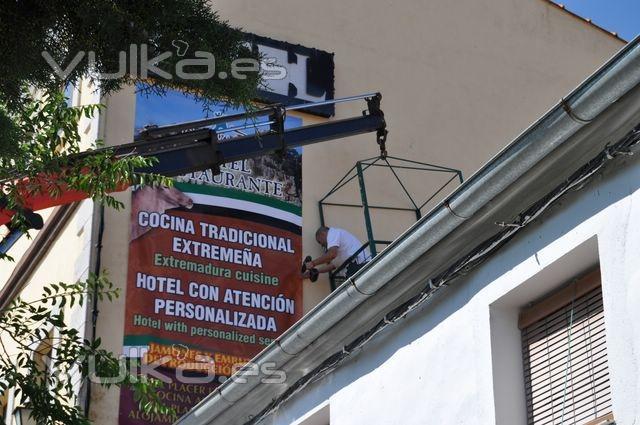 LONA PUBLICITARIA HOTEL CARVAJAL 5