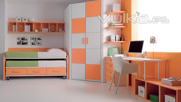 Dormitorio juvenil con compacto y armario rincon en colores naranja