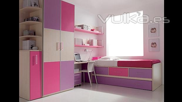 Dormitorio juvenil con compacto y armario panelado de buertas batientes