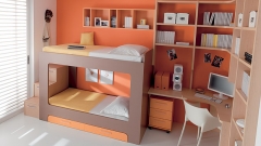 Dormitorio juvenil con litera y zona estudio con estantes