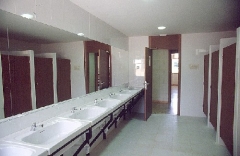 Baños colectivos del Albergue de Turismo Rural ACTIO