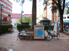 Publicidad valla y publicidad en triciclo.